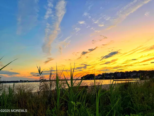 $799,900 | 50 Breton Harbor Drive, Toms River, NJ 08753