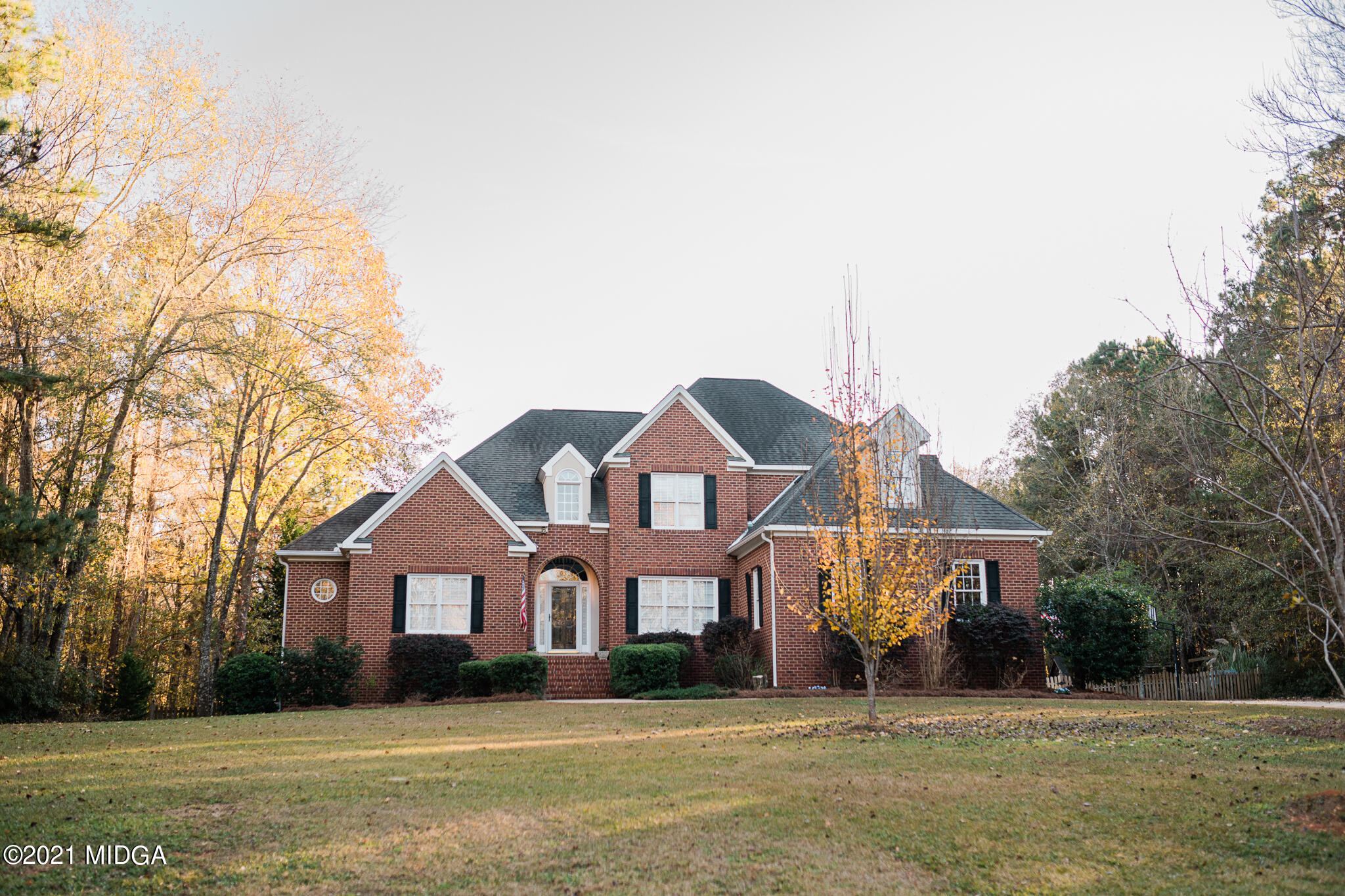 116 Hampton Ridge Road Macon, GA 31220 - Photo 4 of 77 a front view of a house with a yard