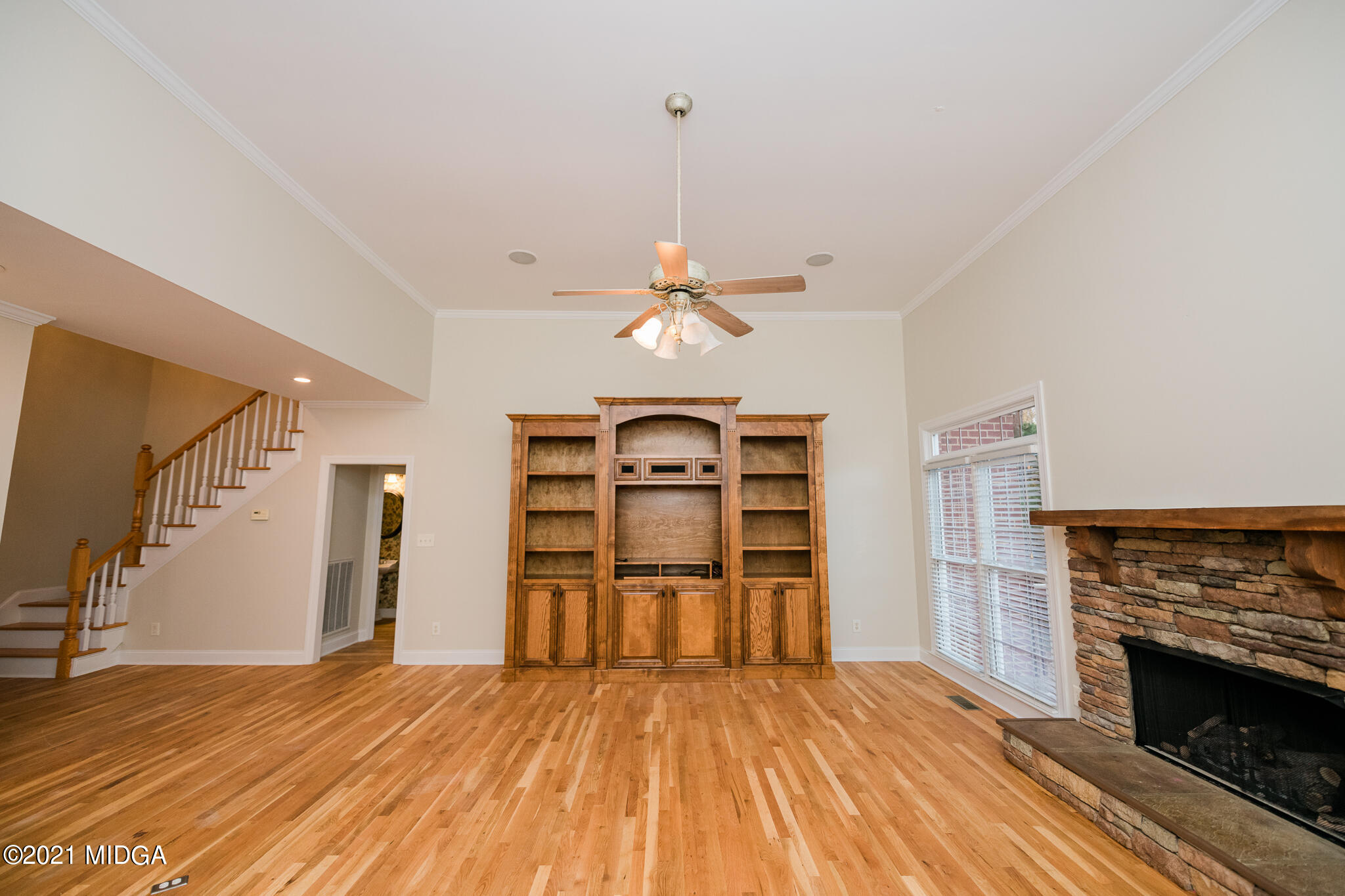 116 Hampton Ridge Road Macon, GA 31220 - Photo 9 of 77 a view of a livingroom with a fireplace