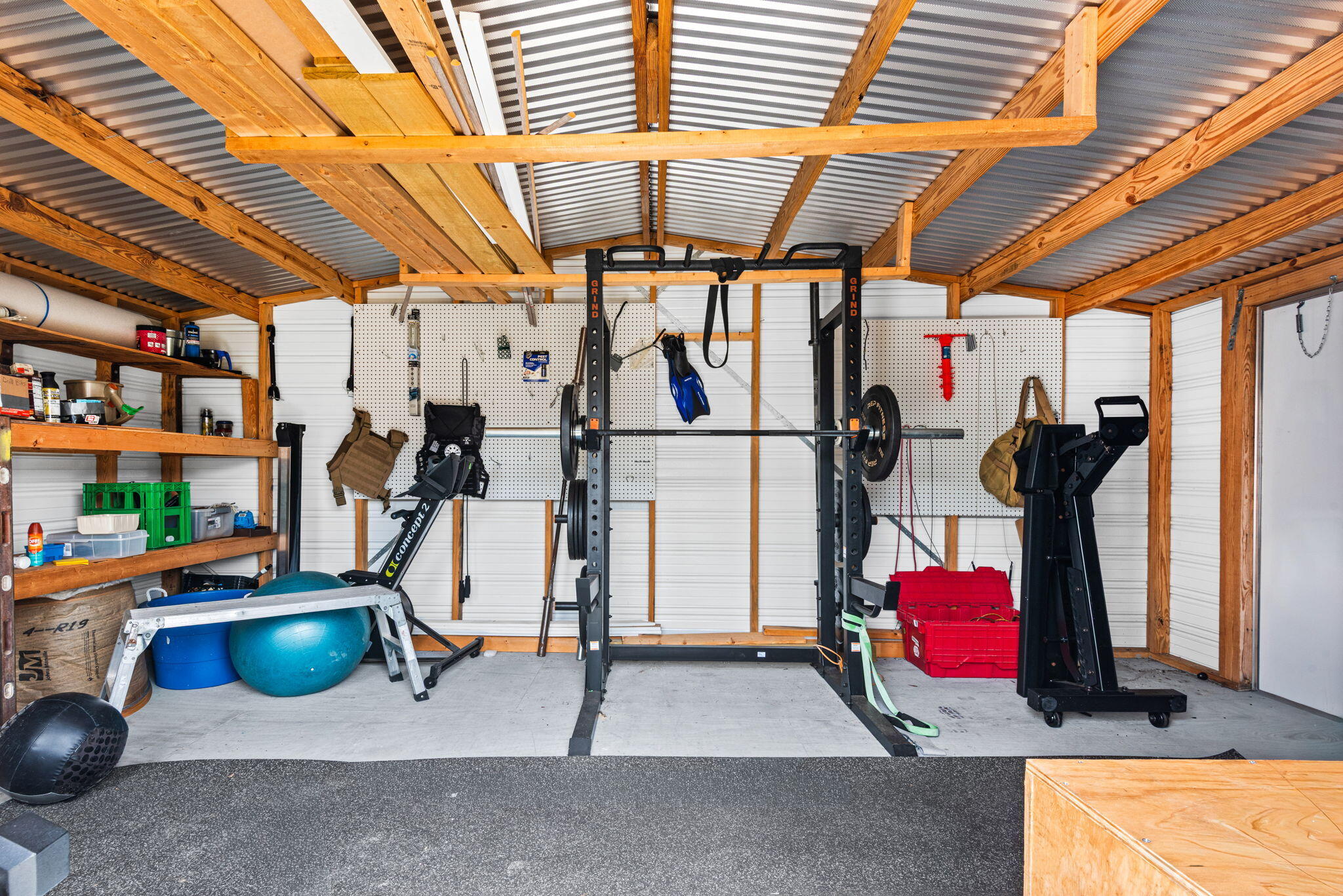 943 Ridgewood Way Niceville, FL 32578 - Photo 41 of 42 a view of storage and utility room