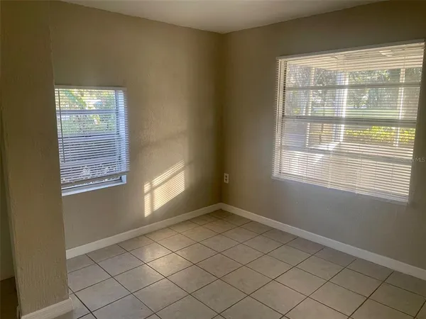 a view of empty room with window