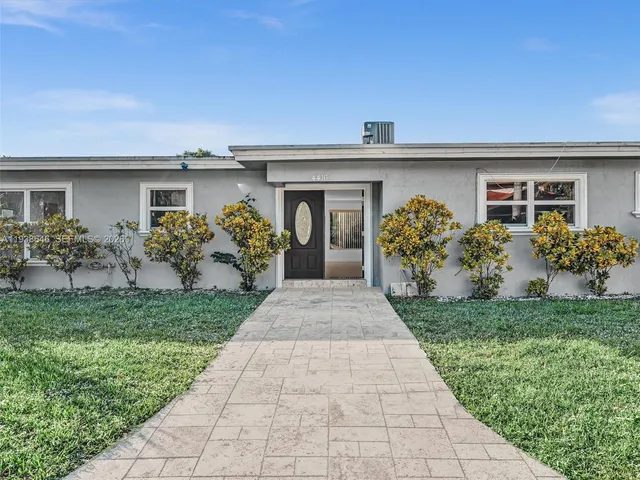 $5,700 | 4416 Southwest 35th Avenue, Dania Beach, FL 33312