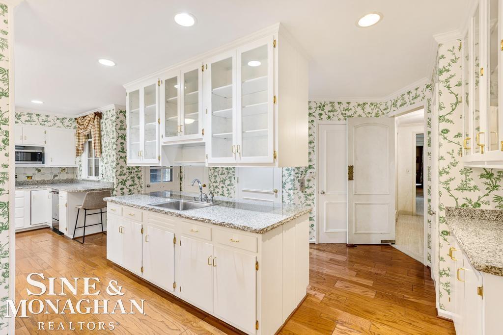 681 Lake Shore Road Grosse Pointe, MI 48236 - Photo 14 of 75 50114891-13.JPG