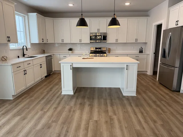 $769,900 | N50W19615 Tamarind Way, Menomonee Falls, WI 53051