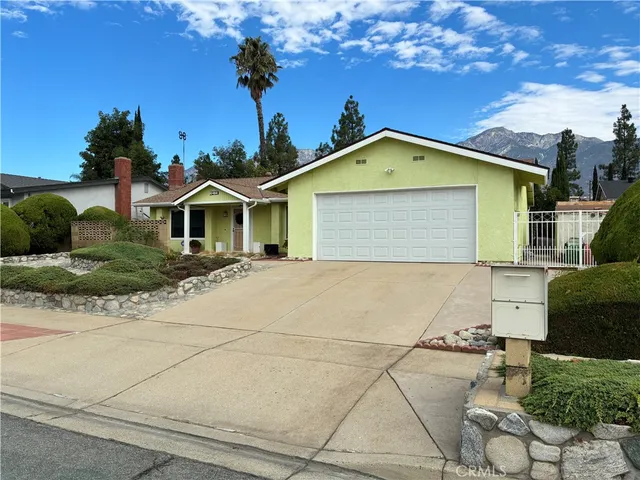 a view of outdoor space yard and front view of a house