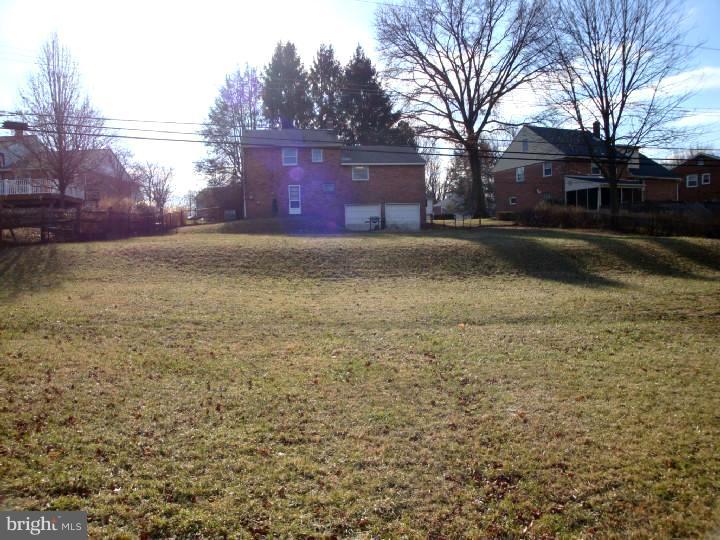 653 Cheyney Road Springfield, PA 19064 - Photo 3 of 3 Back Yard