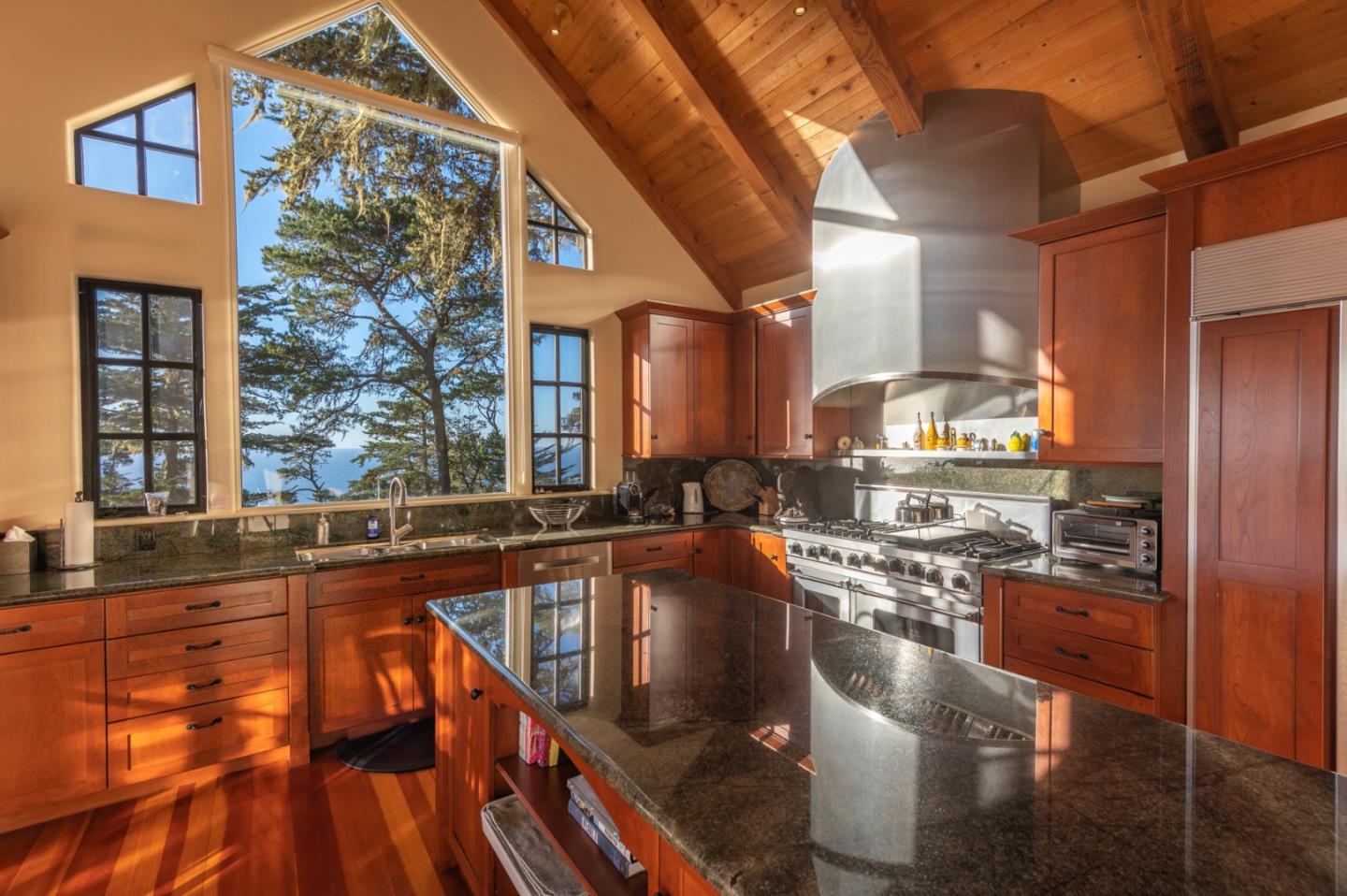 213 Crest Road Carmel, CA 93923 - Photo 9 of 20 Gallery Image 9