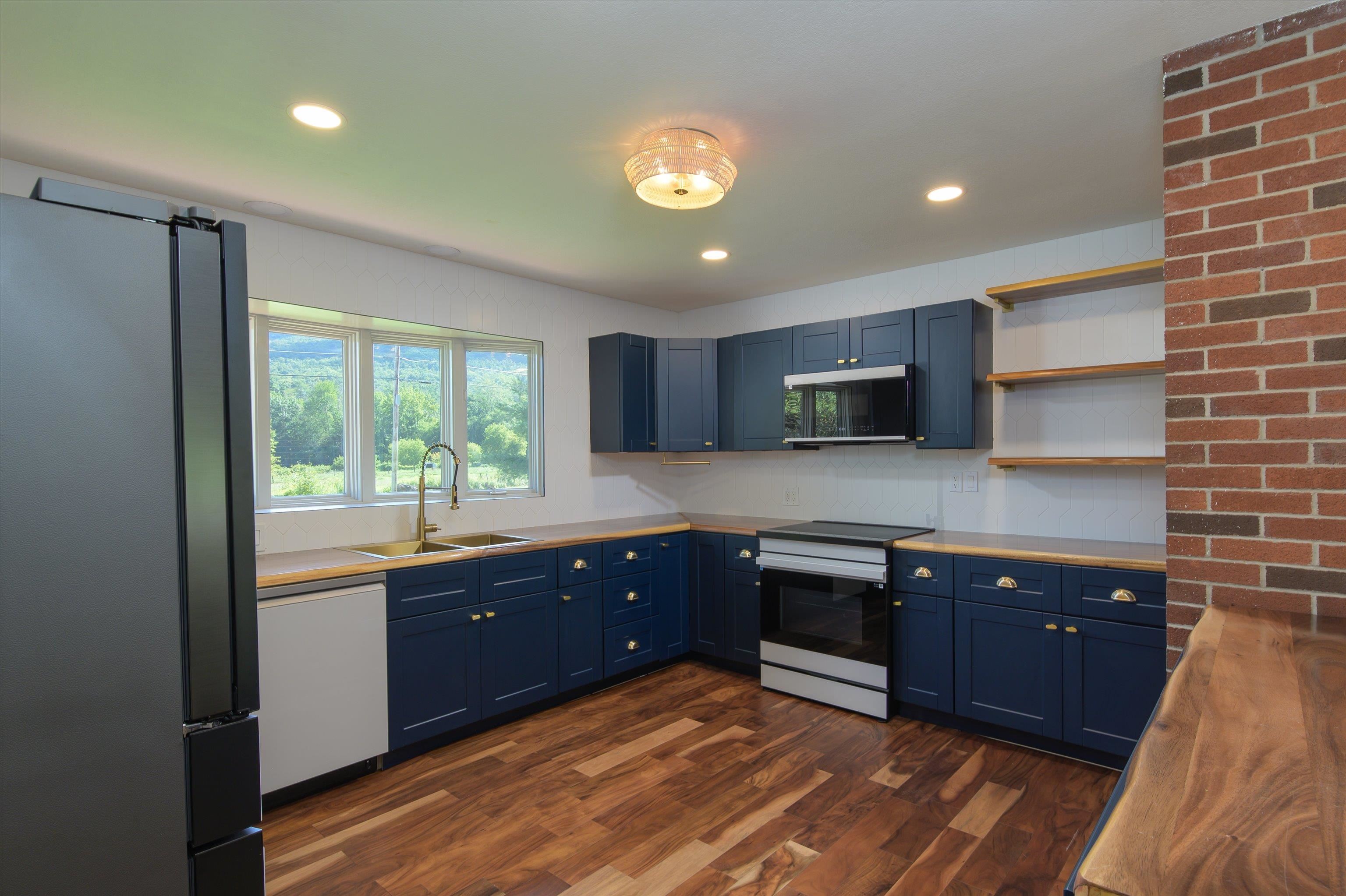 1141 Burgess Road Bennington, VT 05201 - Photo 7 of 50 Gallery Image 7