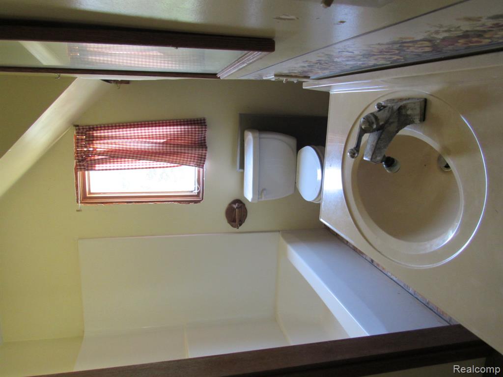 695 Cass Avenue Road Bay City, MI 48708 - Photo 12 of 52