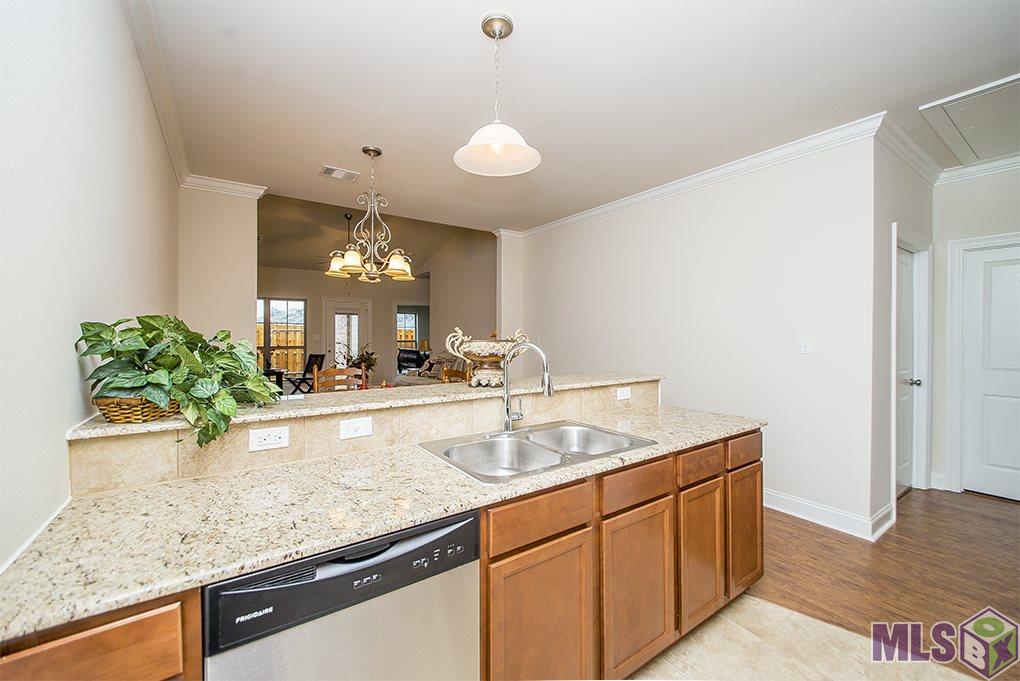 11587 Cottagecreek Road Baton Rouge, LA 70816 - Photo 8 of 31
