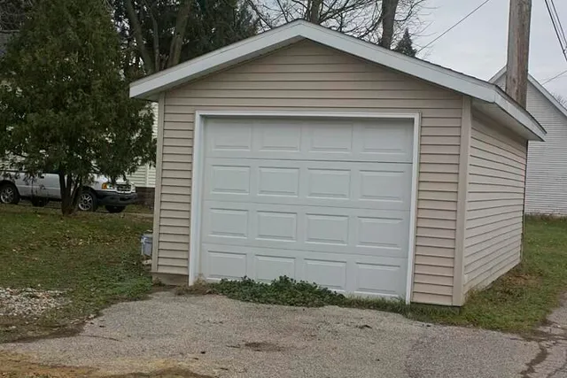 $190,000 | 307 New York Avenue, Dowagiac, MI 49047