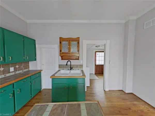 $2,700 | 304 Oakwood Street, High Point, NC 27262