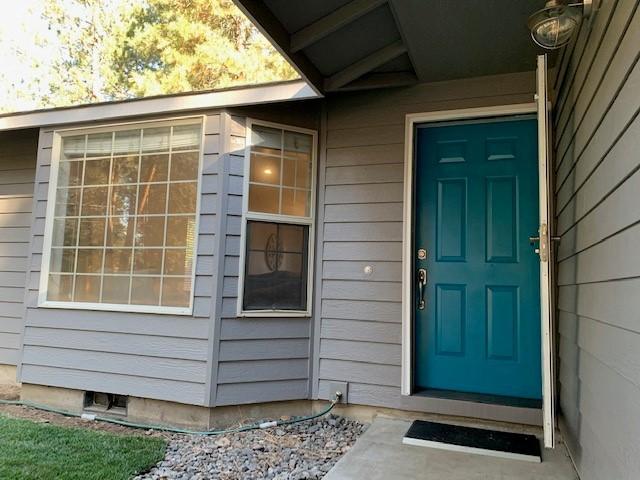 19322 Galen Road Bend, OR 97702 - Photo 4 of 26 19