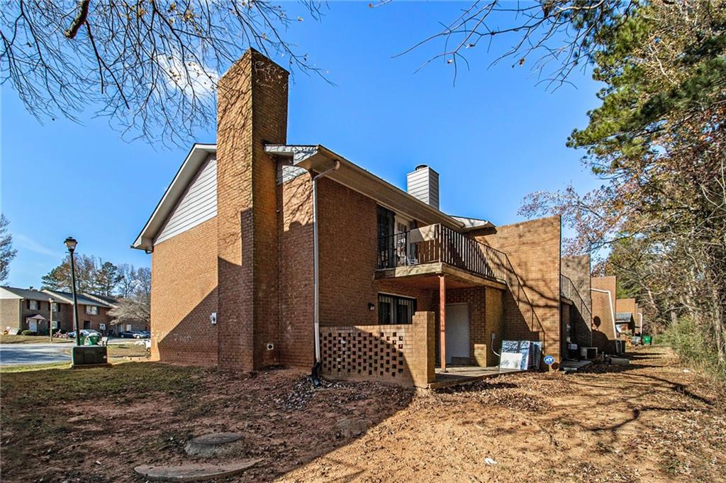 4526 Golf Vista Circle Decatur, GA 30035 - Photo 29 of 31 a backyard of a house