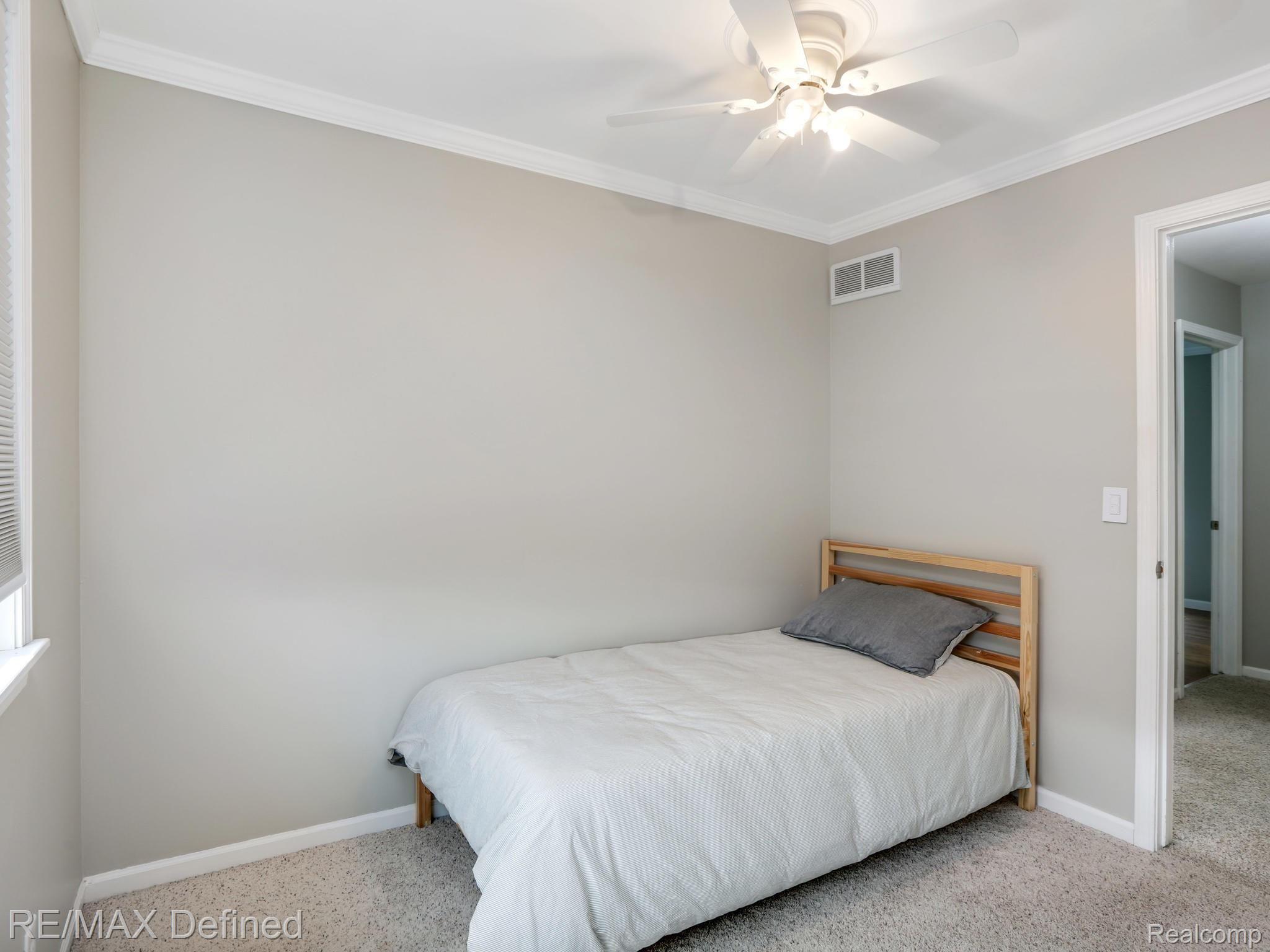2989 Gravel Ridge Drive Rochester, MI 48307 - Photo 20 of 31 2989 Gravel Ridge Dr Rochester-032-025-2989 Gravel Ridge Drive-MLS_Size.jpg