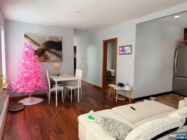 $1,970 | 190 Wallington Avenue, Unit 1, Wallington, NJ 07057