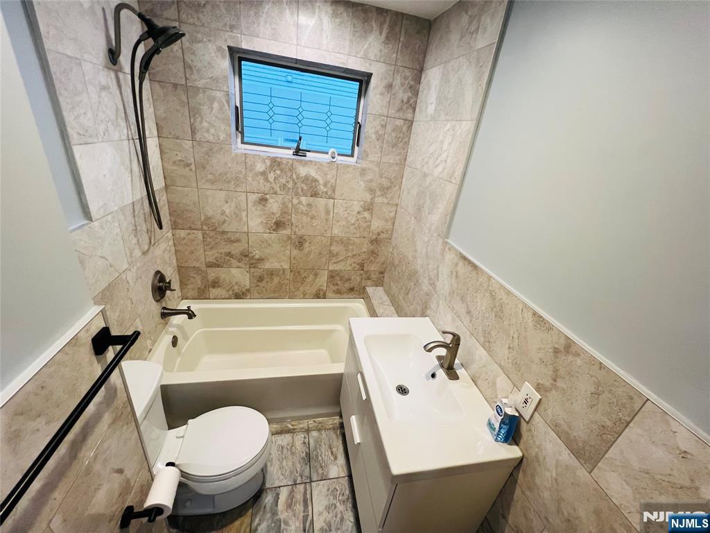 190 Wallington Avenue, Unit 1 Wallington, NJ 07057 - Photo 9 of 14