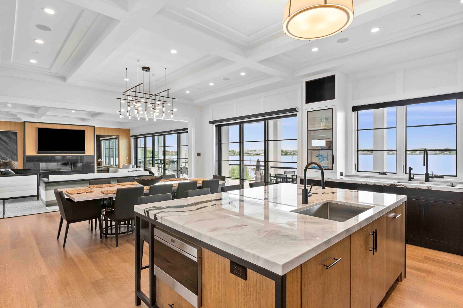 182 Dune Road Westhampton Beach, NY 11978 - Photo 4 of 22