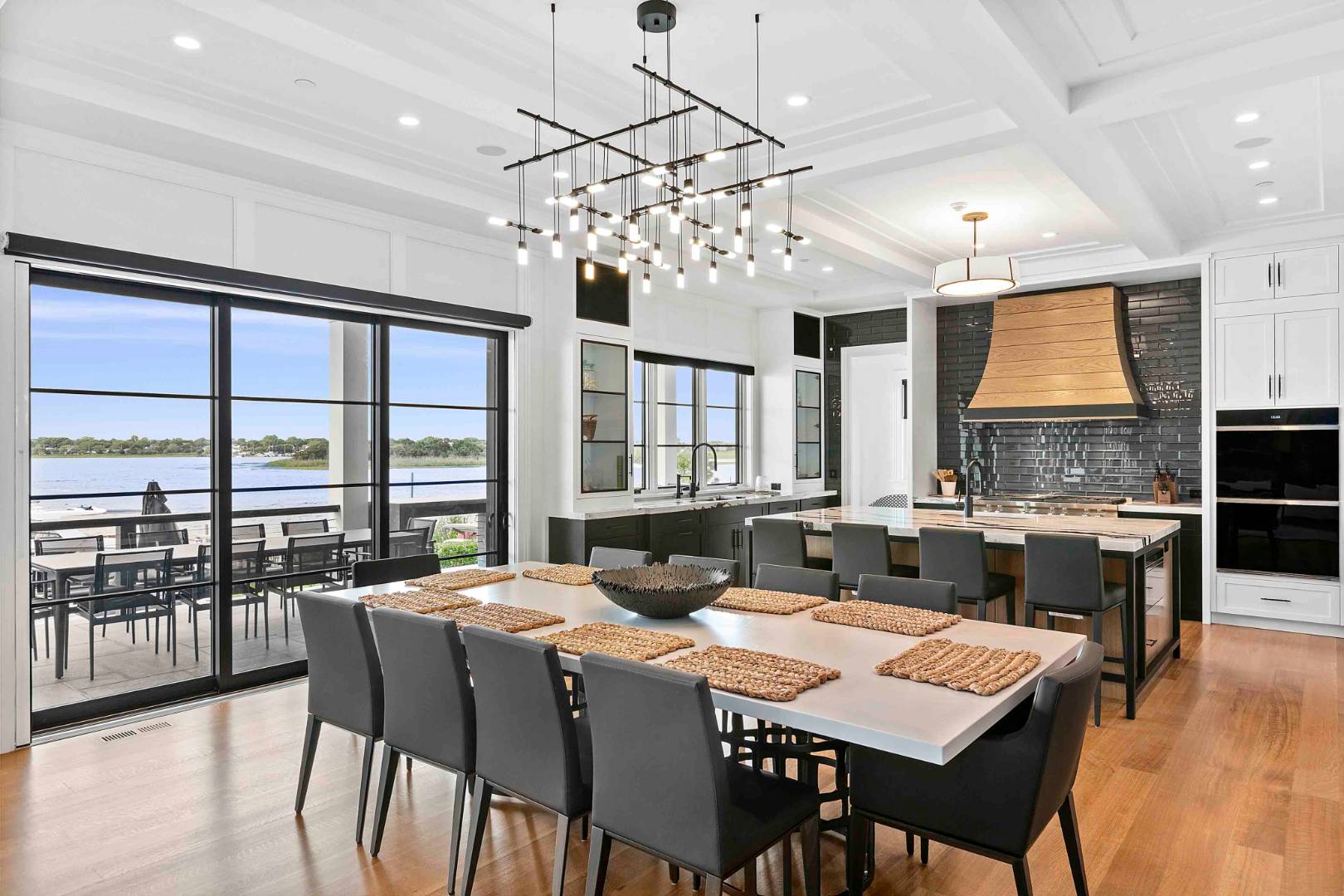 182 Dune Road Westhampton Beach, NY 11978 - Photo 5 of 22