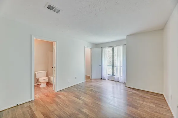 $1,900 | 529 Warm Springs Circle, Roswell, GA 30075