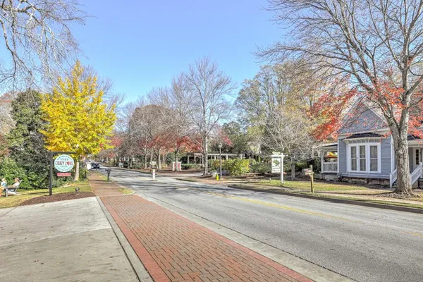 $1,900 | 529 Warm Springs Circle, Roswell, GA 30075