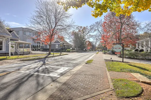 $1,900 | 529 Warm Springs Circle, Roswell, GA 30075