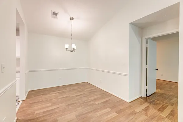 $1,900 | 529 Warm Springs Circle, Roswell, GA 30075