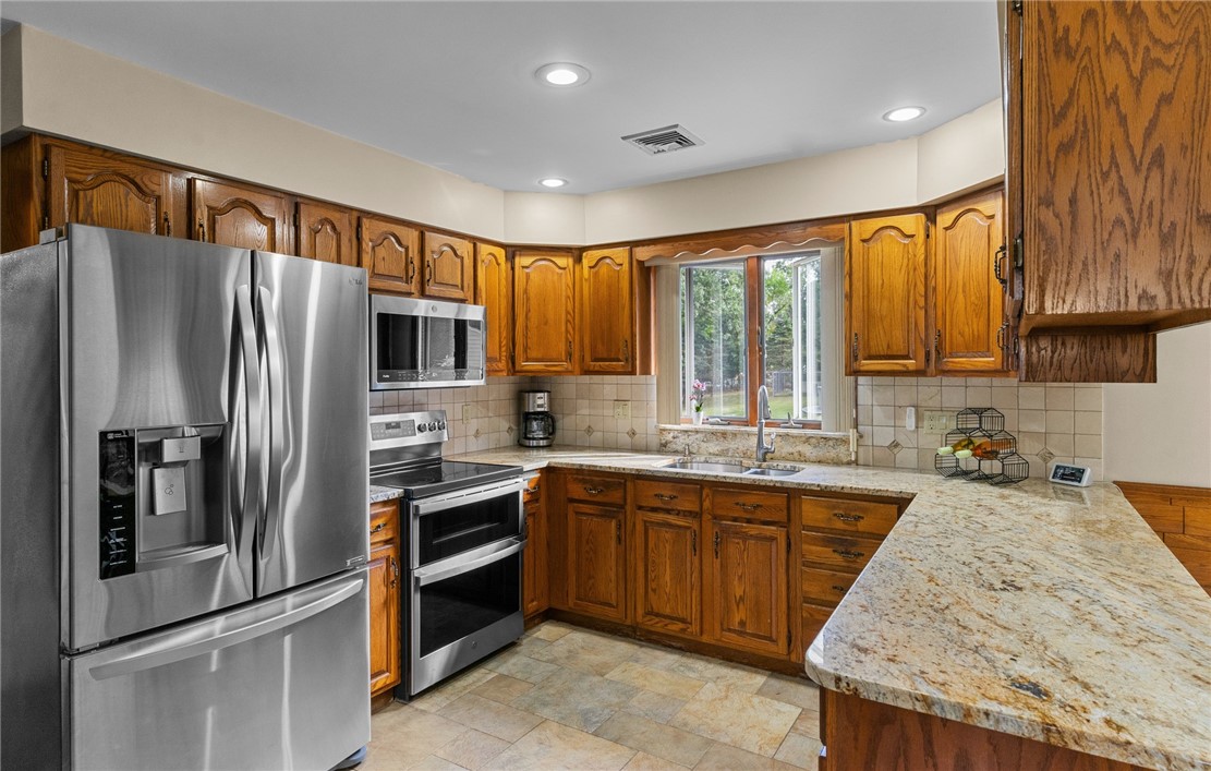 8 Granite Street Warwick, RI 02886 - Photo 17 of 37