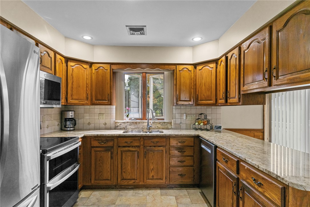 8 Granite Street Warwick, RI 02886 - Photo 18 of 37