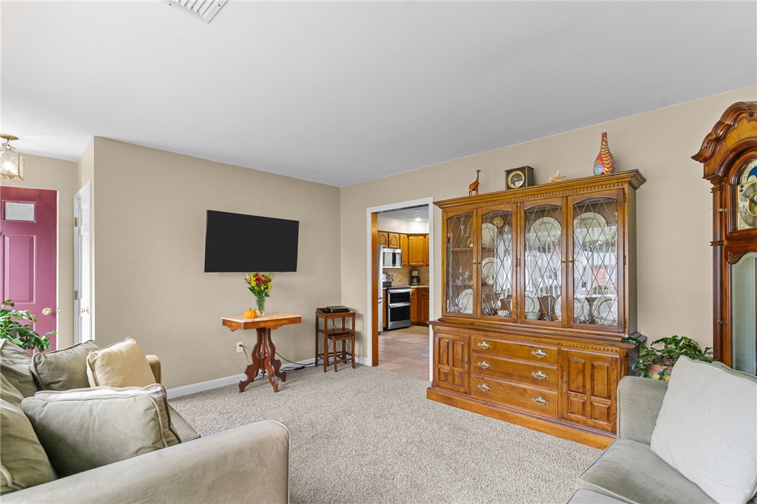 8 Granite Street Warwick, RI 02886 - Photo 21 of 37 upstairs living room