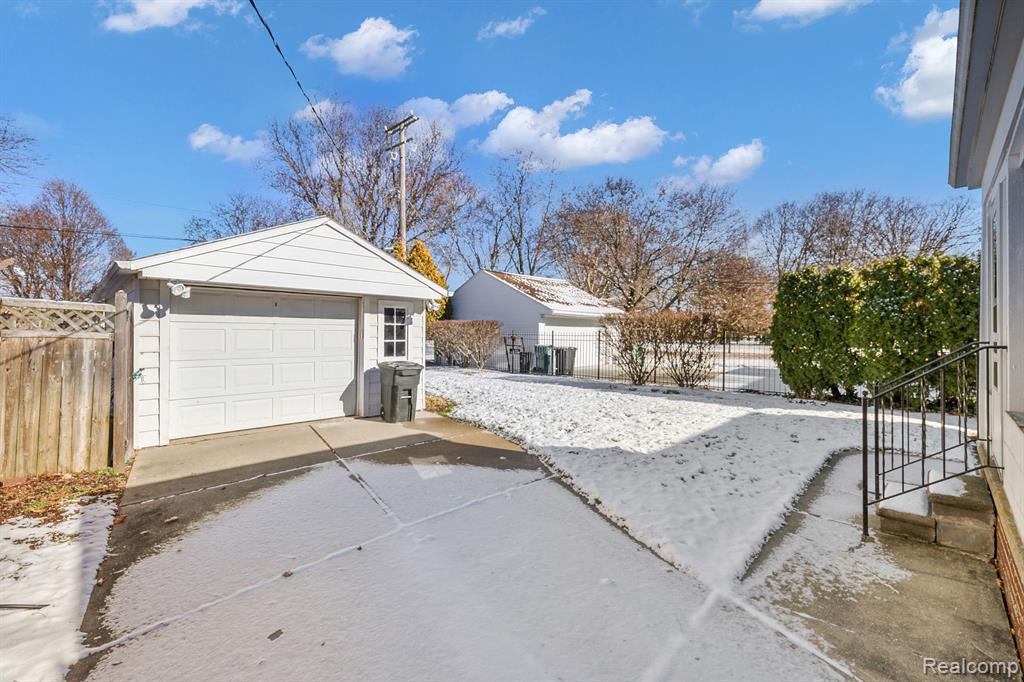 1581 Cheltenham Road Birmingham, MI 48009 - Photo 29 of 29