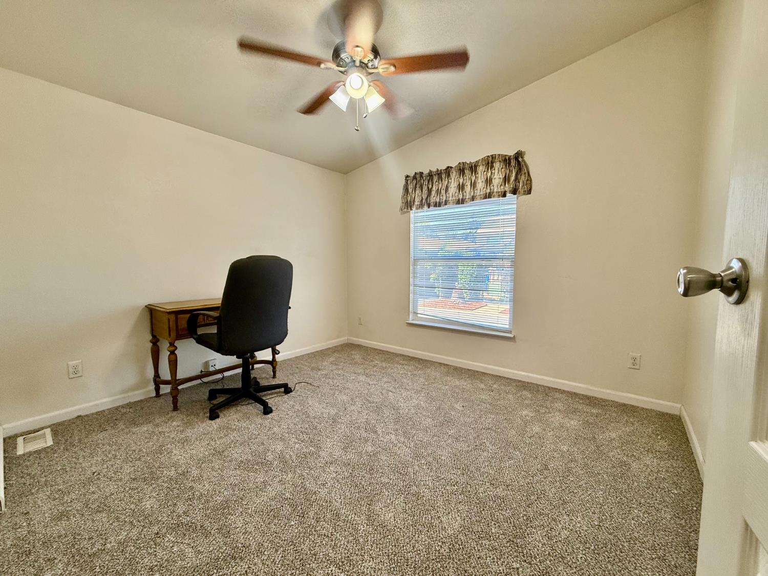 140 Clipper Lane Modesto, CA 95356 - Photo 14 of 25