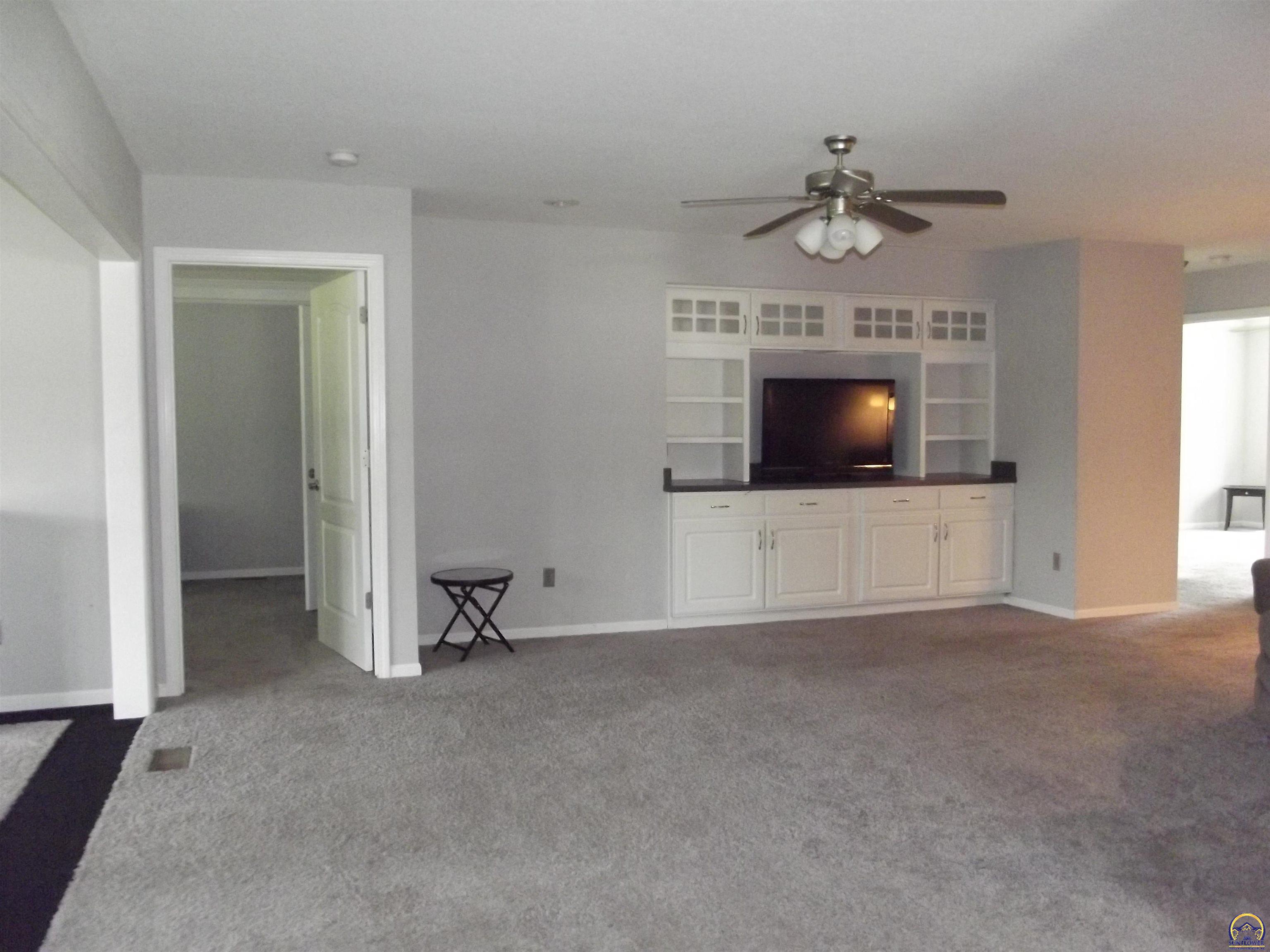 6740 Southwest Scathelock Road Topeka, KS 66614 - Photo 4 of 9
