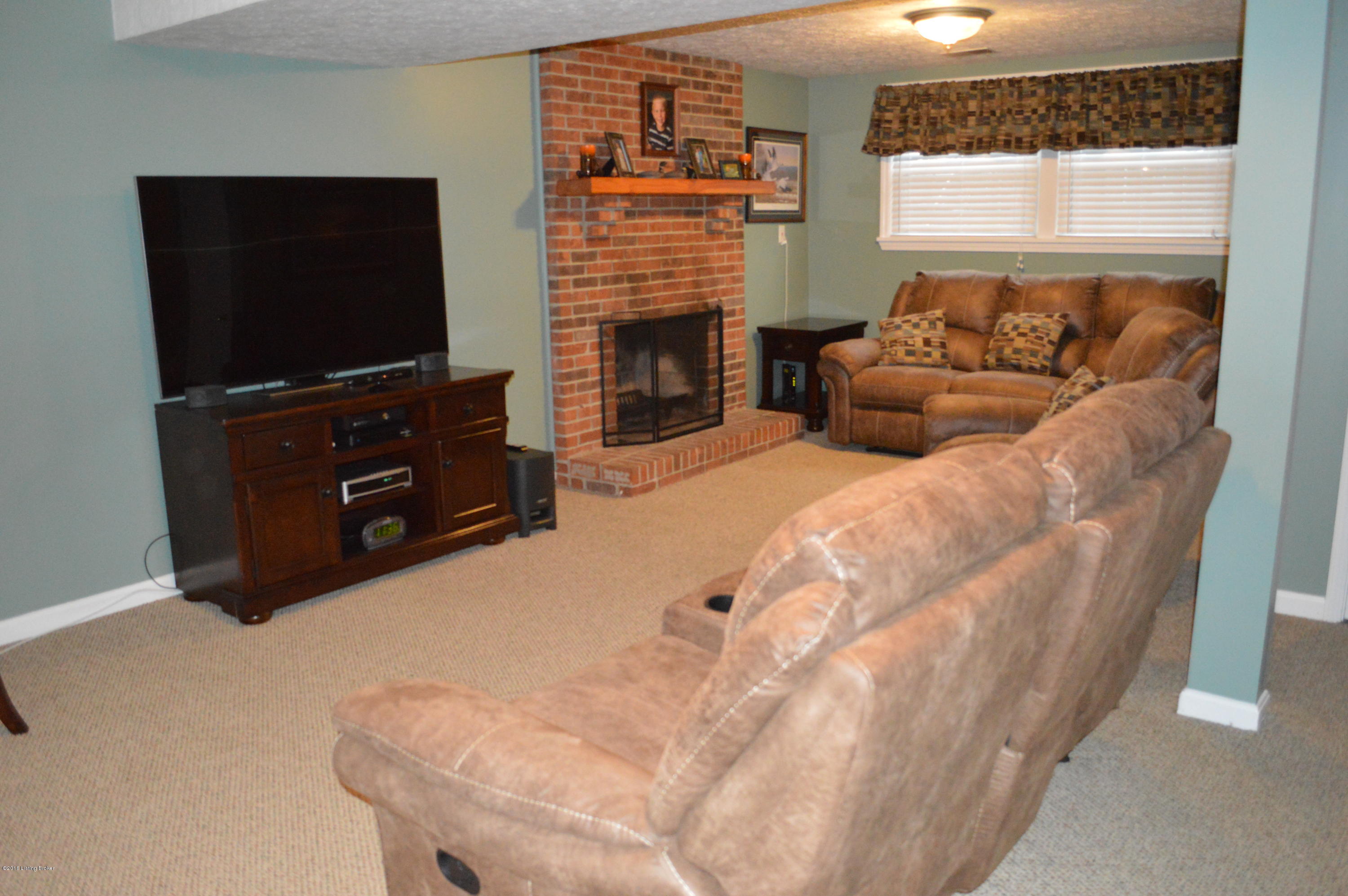 3613 Cutler Road Louisville, KY 40219 - Photo 19 of 25 More family room