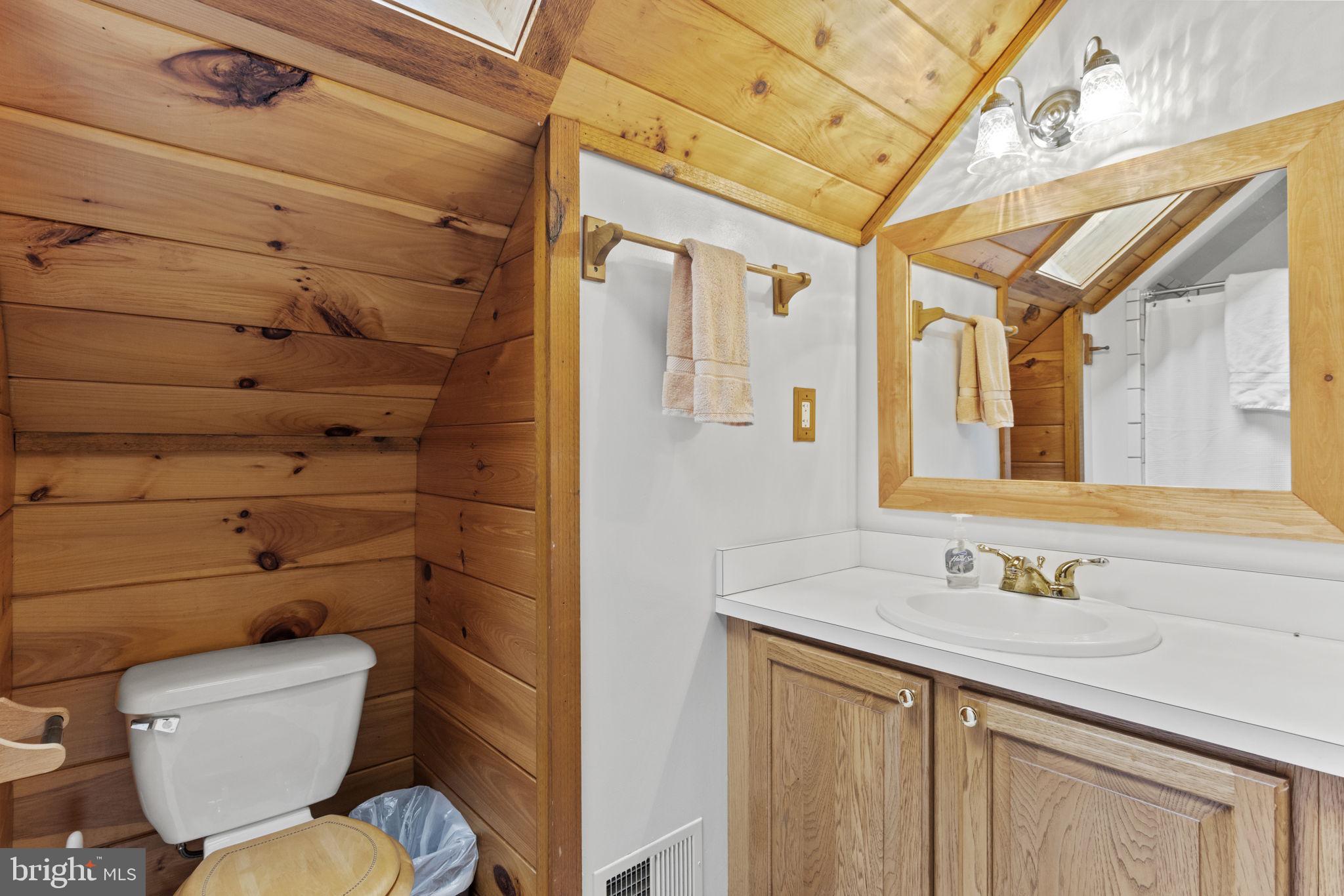 15274 Nottingham Road Upper Marlboro, MD 20772 - Photo 14 of 54 Uper level full bathroom