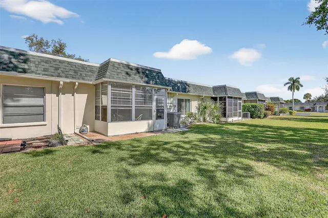 $209,900 | 4207 34th Ave Drive West, Unit 4207, Bradenton, FL 34205