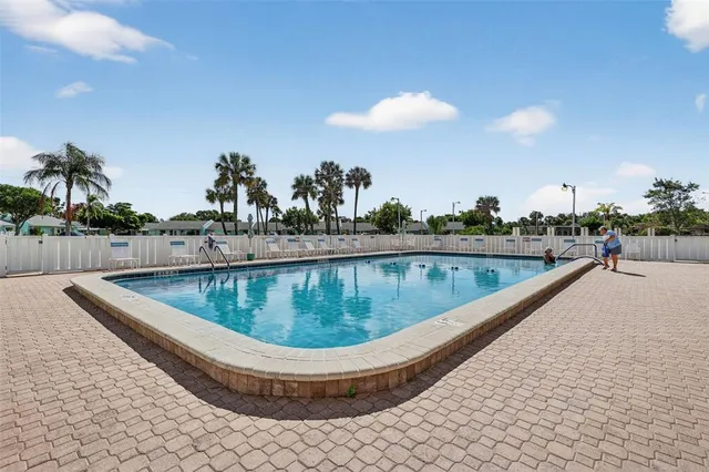 $209,900 | 4207 34th Ave Drive West, Unit 4207, Bradenton, FL 34205