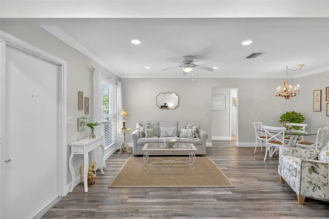 $209,900 | 4207 34th Ave Drive West, Unit 4207, Bradenton, FL 34205