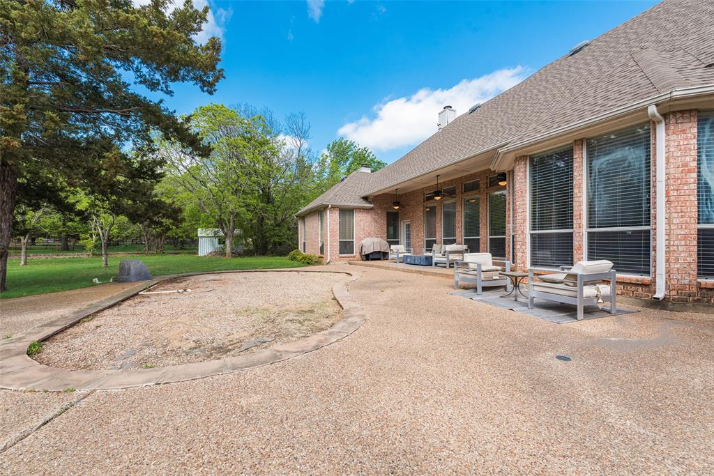 102 Dobbs Road Lake Dallas, TX 76208 - Photo 33 of 35
