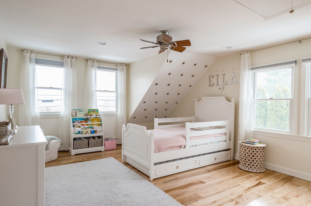 50 Jeffrey's Neck Road Ipswich, MA 01938 - Photo 34 of 41 a living room with furniture and a window