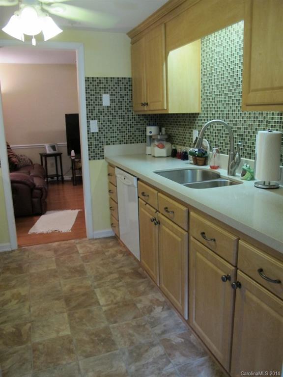 8356 Knights Bridge Road Charlotte, NC 28210 - Photo 13 of 24 Gallery Image 13