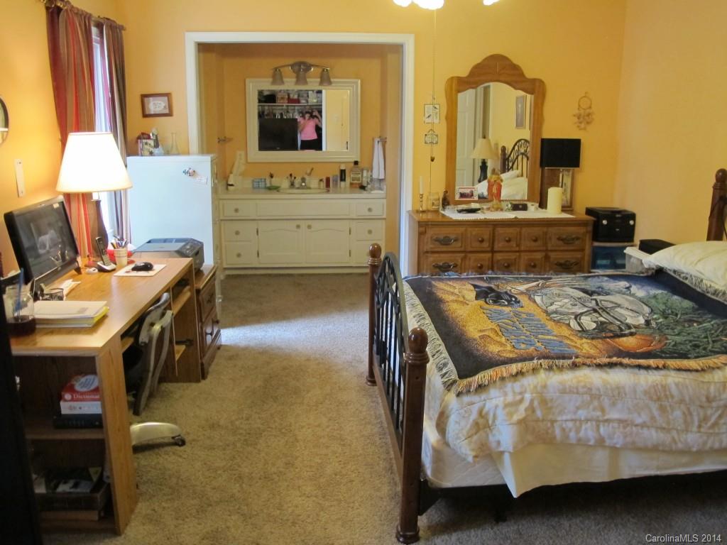8356 Knights Bridge Road Charlotte, NC 28210 - Photo 21 of 24 Gallery Image 21