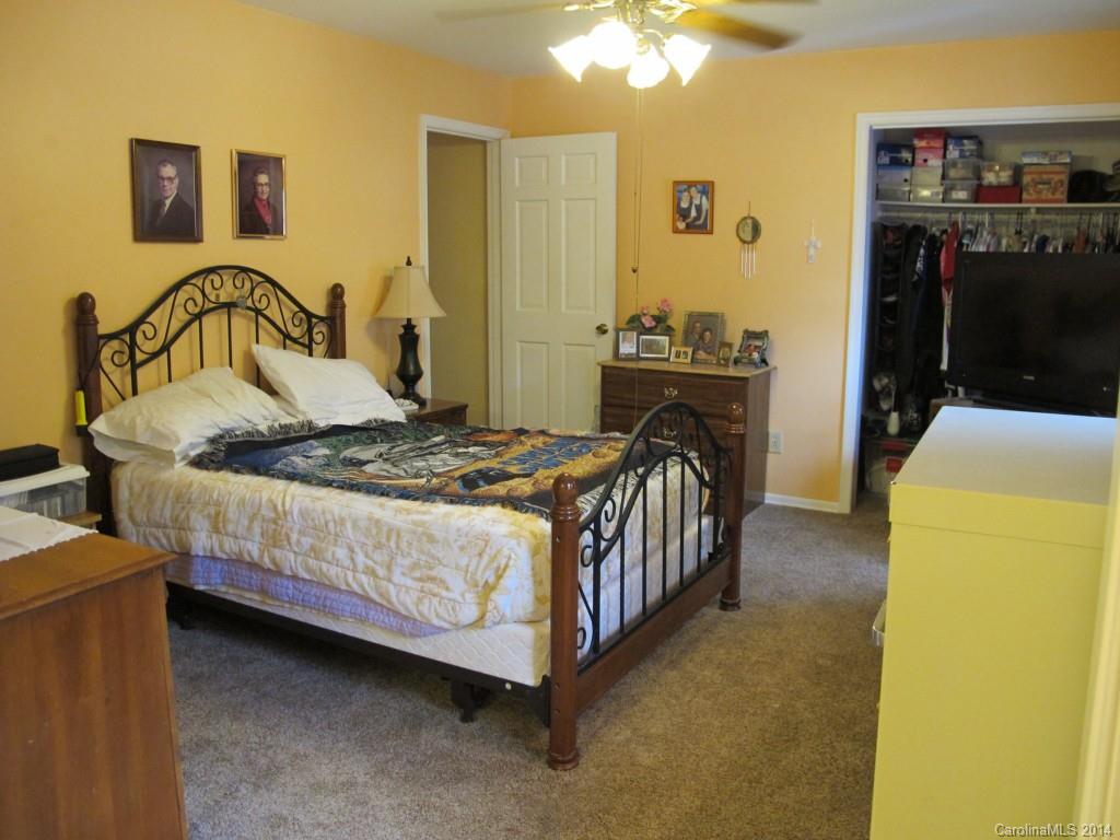 8356 Knights Bridge Road Charlotte, NC 28210 - Photo 23 of 24 Gallery Image 23