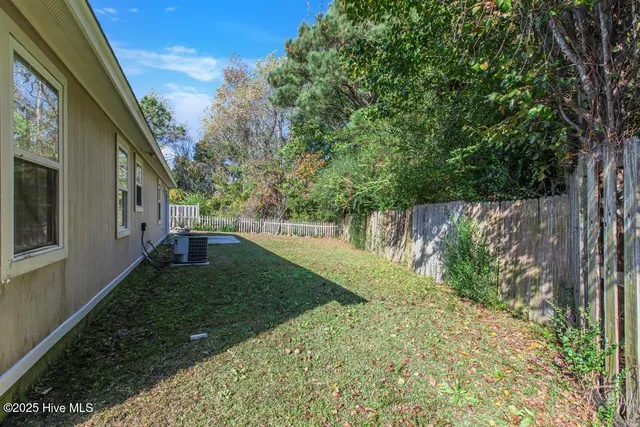 $239,000 | 409 Sumrell Way, Hubert, NC 28539