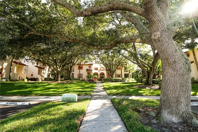 $269,000 | 476 Santa Cruz Place Northeast, Unit B, St. Petersburg, FL 33703