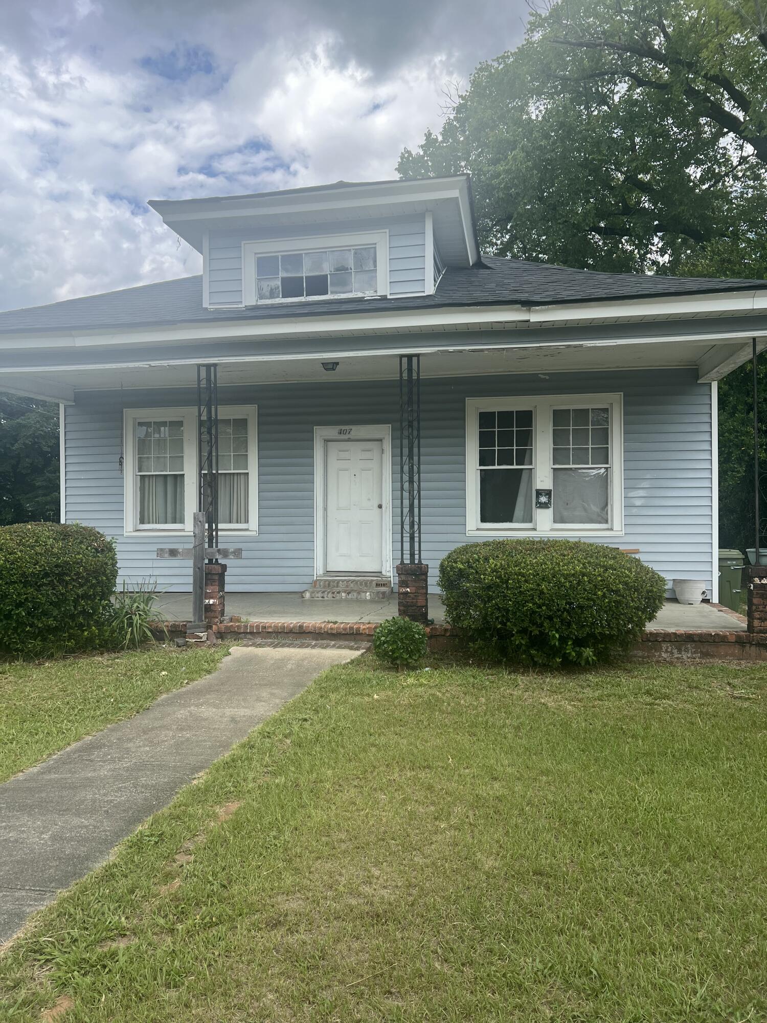 407 West Bartlette Street Sumter, SC 29150 - Photo 1 of 9