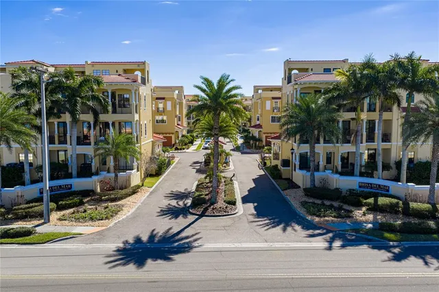 $689,000 | 6411 Mayra Shores Lane, Apollo Beach, FL 33572