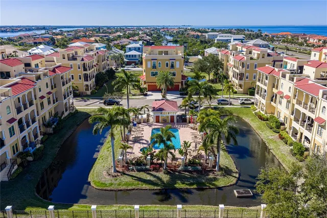 $689,000 | 6411 Mayra Shores Lane, Apollo Beach, FL 33572