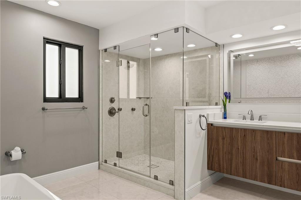 2307 Queens Way Naples, FL 34112 - Photo 22 of 44