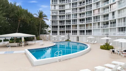 $899,900 | 2780 South Ocean Boulevard, Unit 709, Palm Beach, FL 33480